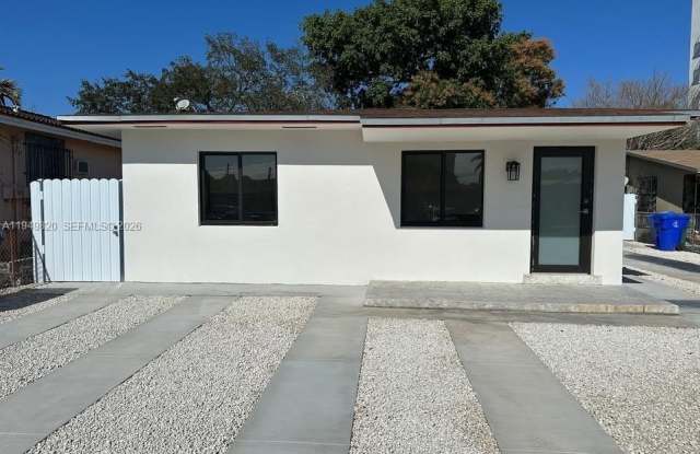 2223 NW 4th St photos photos