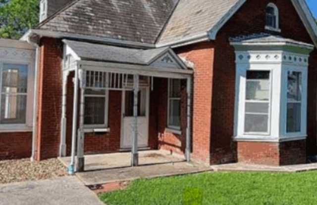 #1 216 E Walton St photos photos