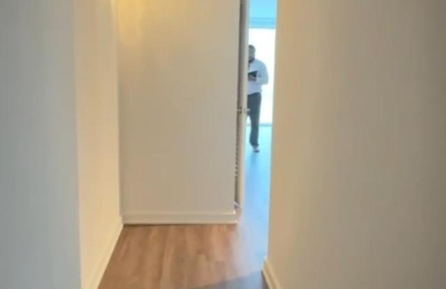 149 W Kinzie St Gallery 2