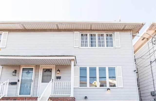 136 SUBURBIA TERRACE photos photos