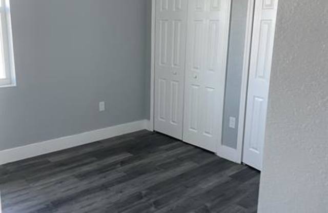 319 Nicholas Parkway West 202 - 202 Gallery 4