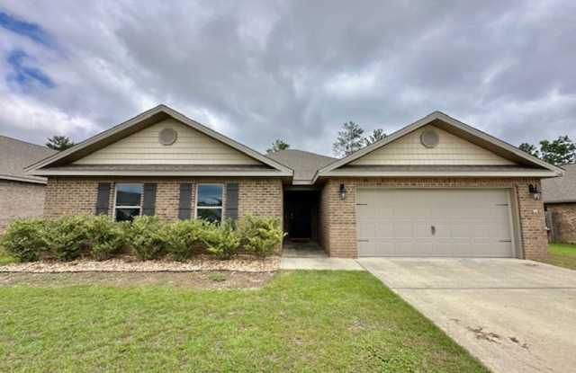 Beautiful 4/2/2 newer home for rent w/ community pool, playground, picnic area! - 348 Merlin Court, Crestview, FL 32539