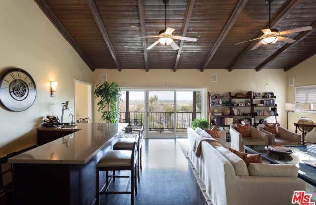 13902 VALLEY VISTA Gallery 3