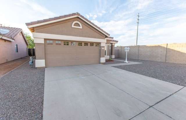 1002 South Slater Circle Gallery 2