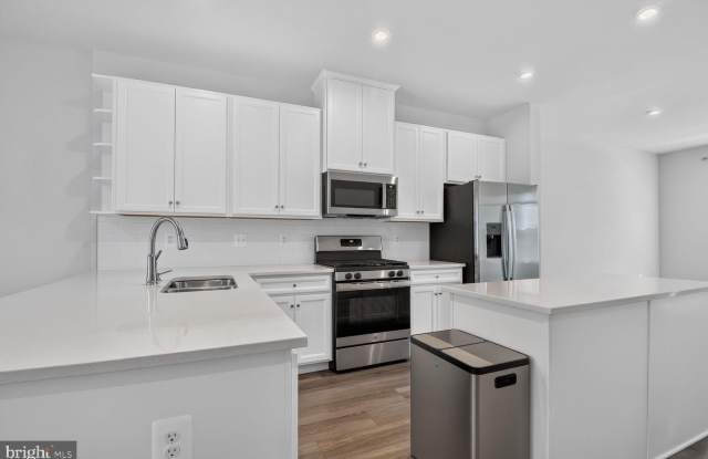 168 WOODGATE CIR Gallery 1