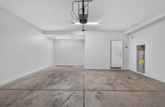2112 W Harwell Rd Gallery 3