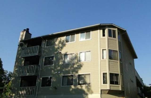 Updated 2BR Condo w/ 2 Covered Parking – Kenmore photos photos