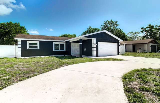 Beautiful Pool House Available in South St. Petersburg! Gallery 3