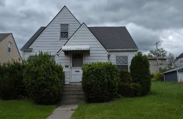 Multi Family Home 3 Bedroom and 1 Bath For Rent photos photos