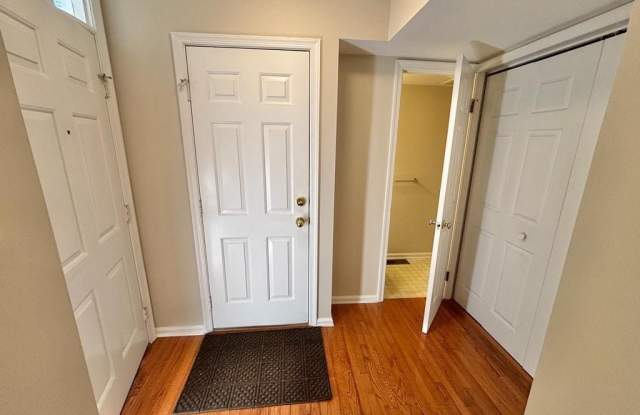 335 DANBURY COURT Gallery 3
