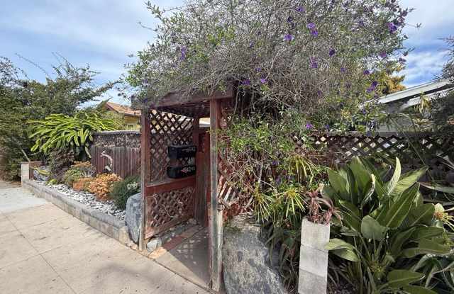 Coastal Living at its Finest: 2BD Ocean Beach Cottage! photos photos