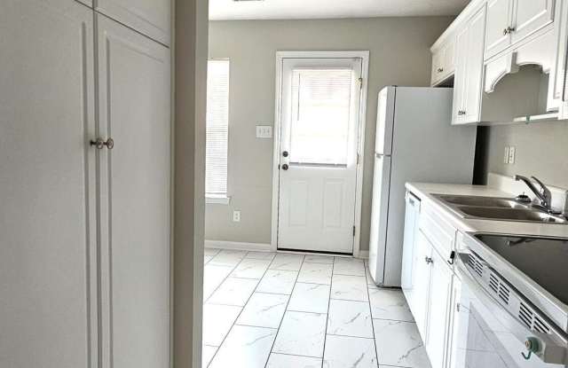 340 Greendale Place Gallery 4
