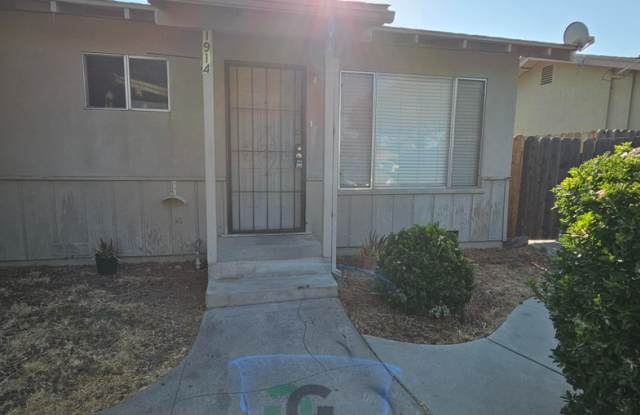 1912-1914 Rose Ave - 1912 Rose Avenue, Modesto, CA 95355