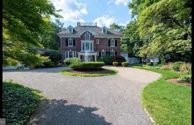 605 BANK AVENUE photos photos