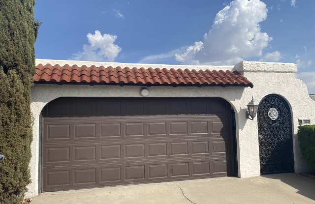 320 THUNDERBIRD Drive photos photos