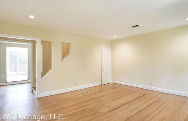 3626 S St NW Gallery 3