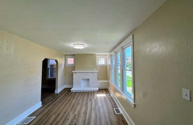 1680 Potomac Avenue photos photos