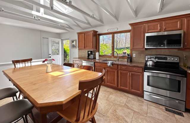 126 Overhill Road Gallery 4