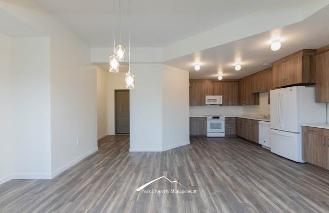 120 12th Avenue South - 301 Gallery 4