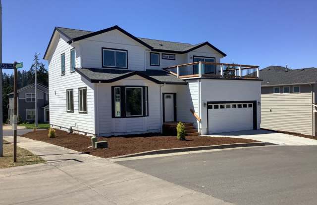 4-bedroom 3-bathroom house on Moon Mountain photos photos