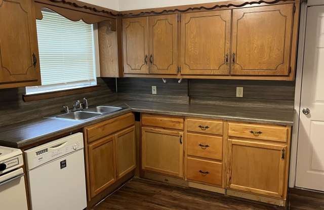 2325 McCracken Dr Gallery 4