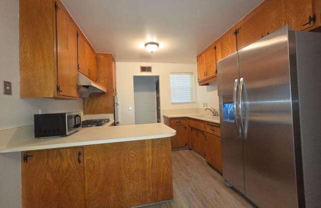 Retro Meets Modern 3 br 2 ba Gallery 3