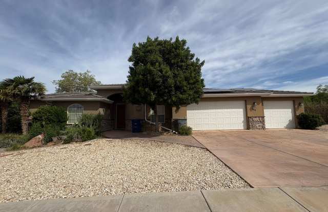 Beautiful 4 Bed 2.5 Bath in Laverkin photos photos