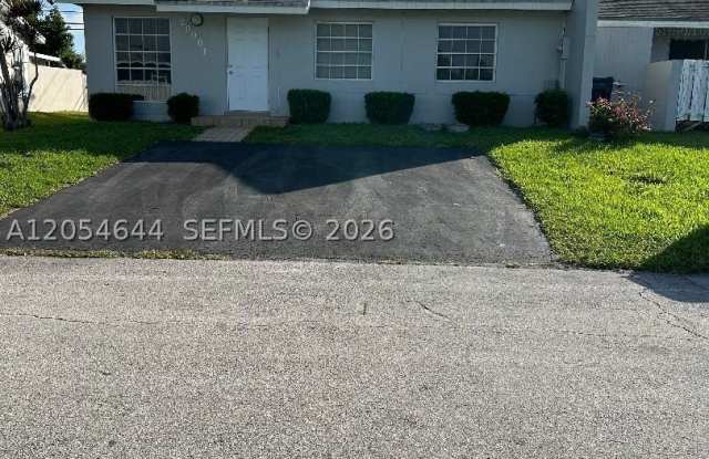 20901 SW 103rd Ct Gallery 2