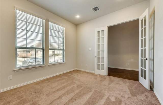 5509 Datewood Lane Gallery 4