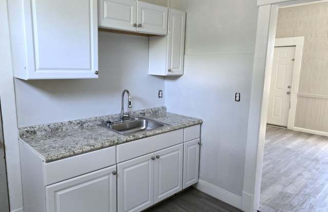 3912 Archwood Avenue - 1 Gallery 2