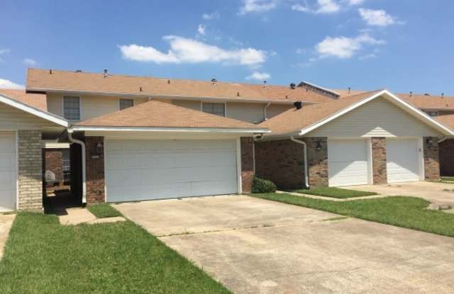 Spacious 3-Bedroom Townhome for Lease in North Bossier City, Louisiana close to BAFB photos photos