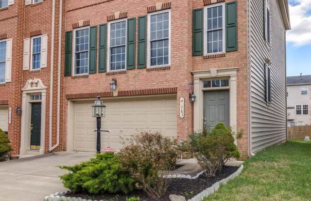 41783 EXPECTATION SQUARE - 41783 Expectation Square, Stone Ridge, VA 20105
