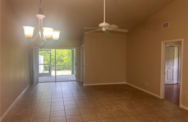 4618 SW 7th Place Gallery 4