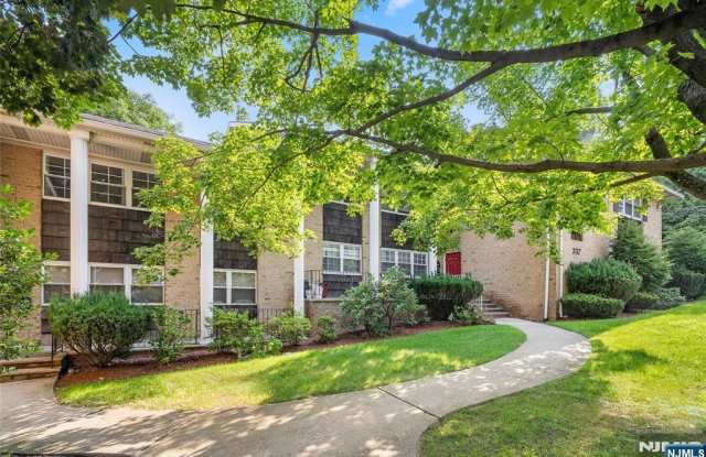 337 Fort Lee Road - 337 Fort Lee Road, Leonia, NJ 07605