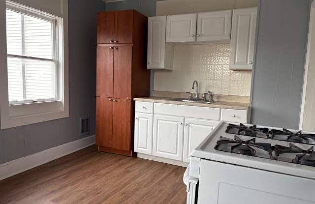 2713 HAMMONDS FERRY photos photos