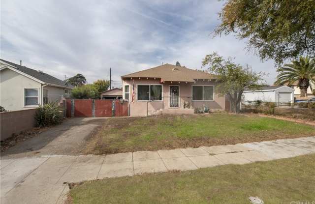 1327 N LAMER Street Gallery 2