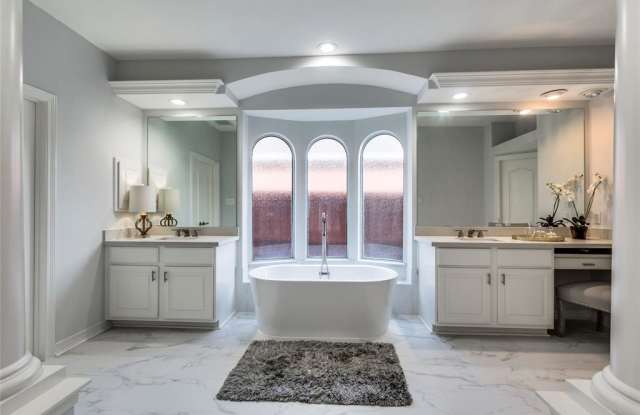 6015 Serrano Terrace Lane Gallery 2