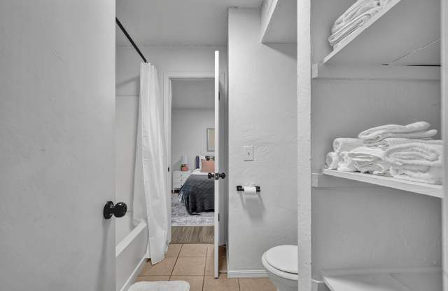 1309 W 3rd Ave photos photos