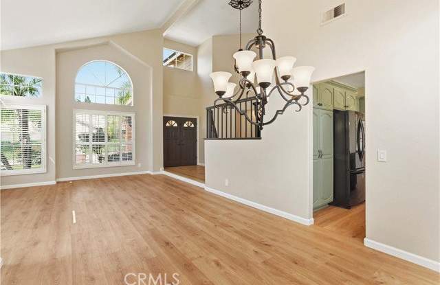 5305 Los Monteros Gallery 2