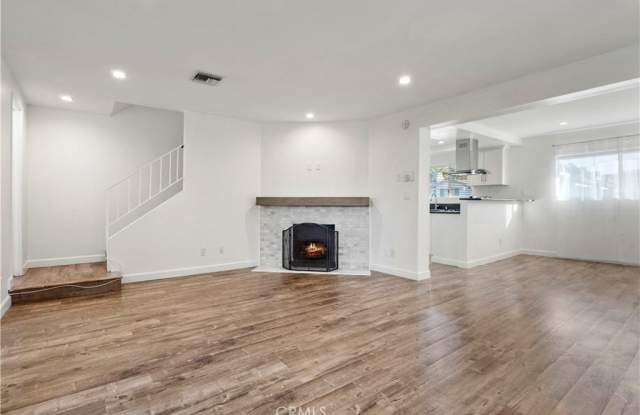 18550 Hatteras Street photos photos