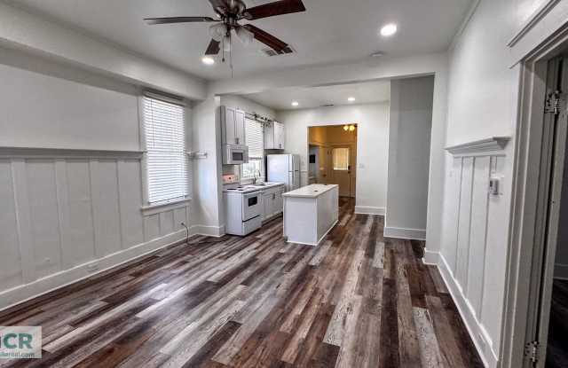 University Area 5bd/3ba With Private Backyard! photos photos