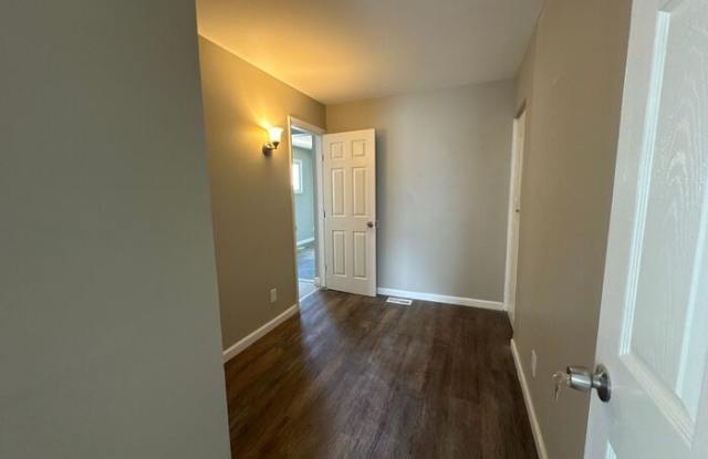 4413 Ashby Road Gallery 4