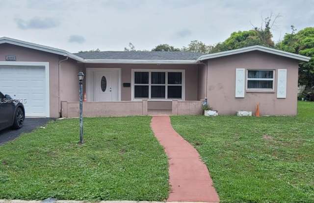 4373 NW 45th Ave photos photos