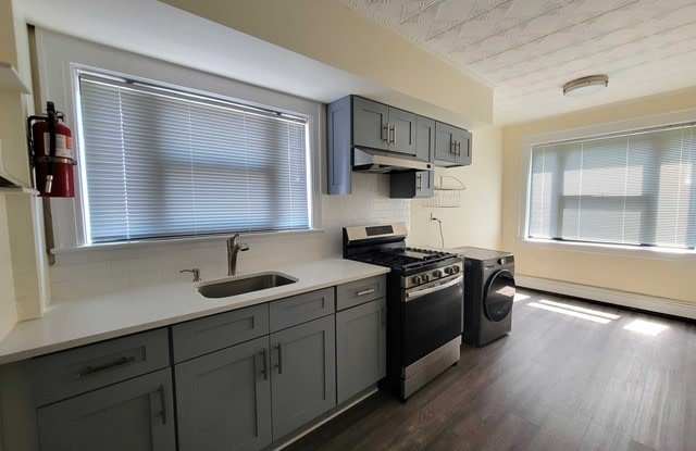 432 Broad Avenue - 432 Broad Avenue, Ridgefield, NJ 07657