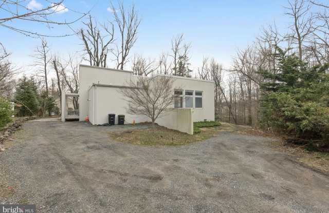 6005 BRADLEY LANE - 6005 Bradley Lane, Clinton, MD 20735
