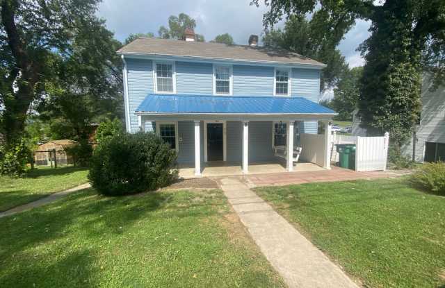 Blacksburg, 4 BR / 2 BA, Available for August move in photos photos