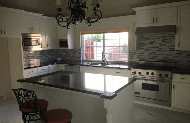908 Hillview Circle Gallery 3