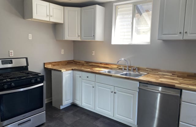 381 5th Avenue - 2 photos photos