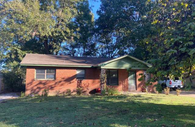 Cozy Remodeled 3 Bedroom home on Shaded lot with Shop! photos photos