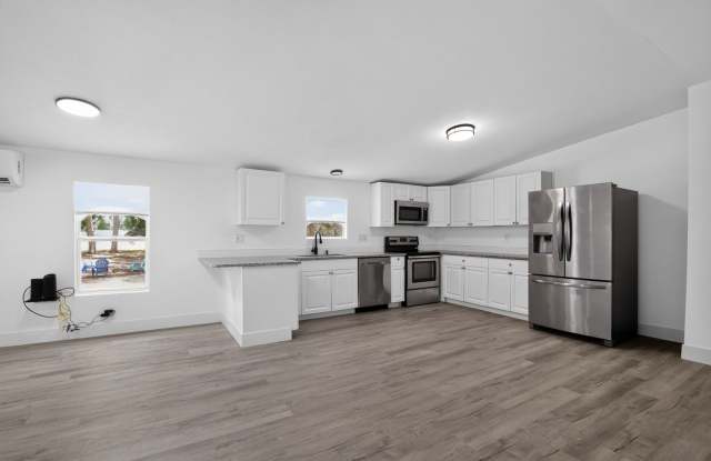 Charming 4BR House in Ocala Gallery 3